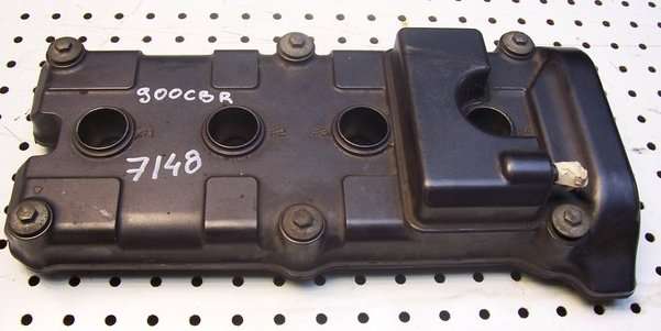 cylinder head cover Honda CBR 900 - photo 1