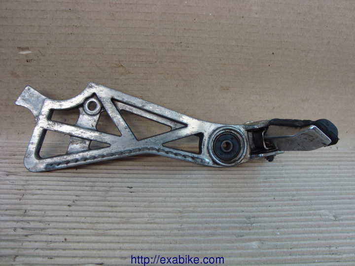 rear left older step Yamaha FZX 750 - photo 1