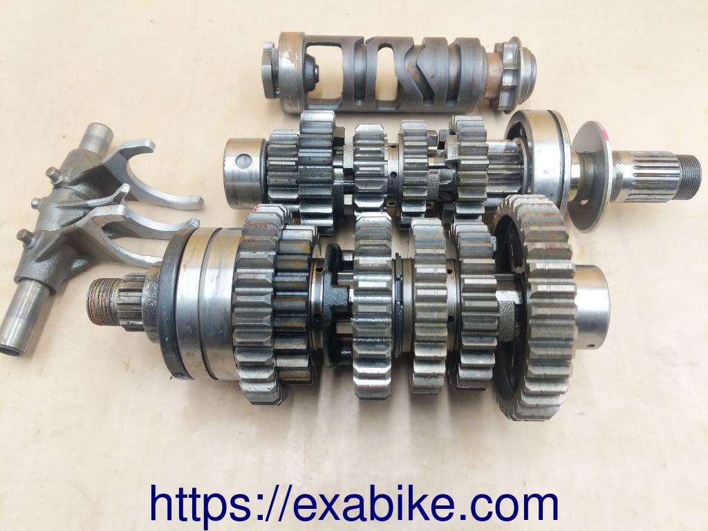 gearbox Suzuki GSX 750 Inazuma - photo 2
