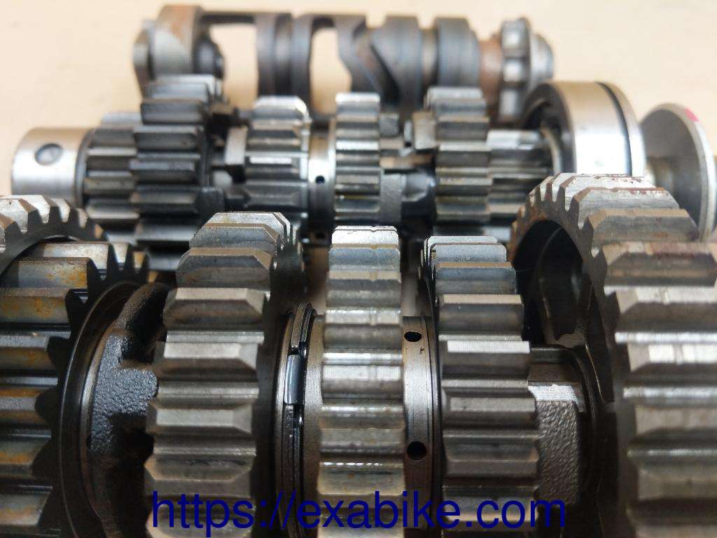 gearbox Suzuki GSX 750 Inazuma - photo 3