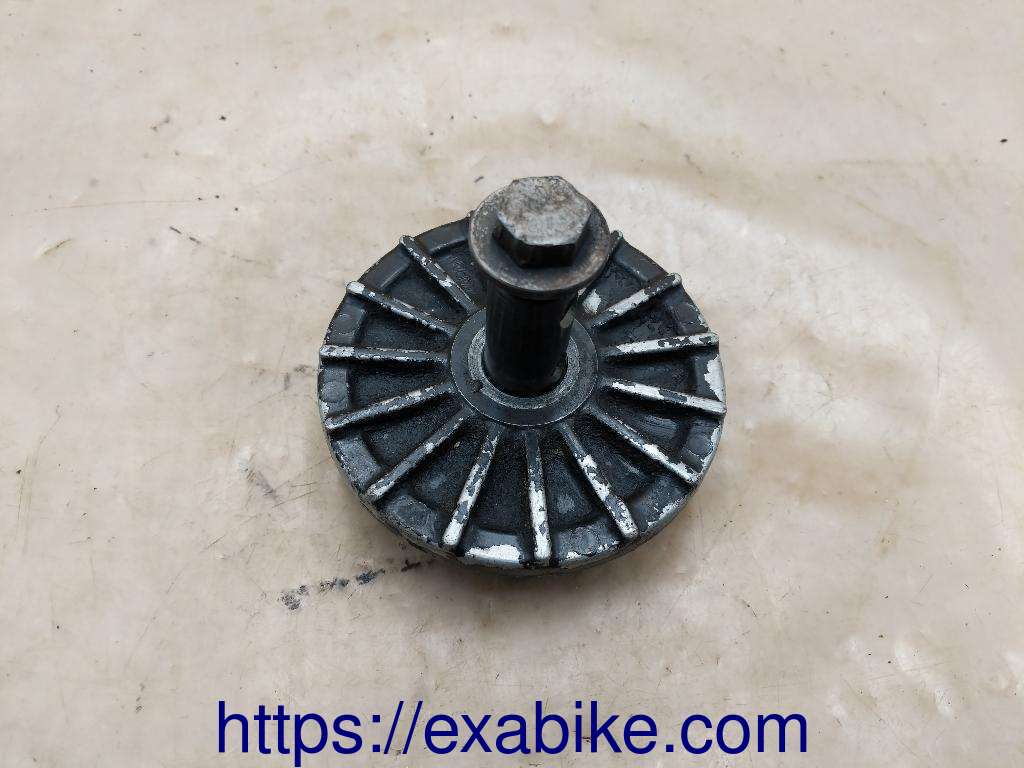 oil filter cover Kawasaki GPZ 750 ZX - photo 1