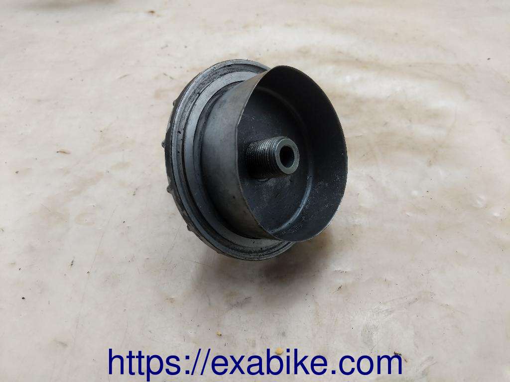oil filter cover Kawasaki GPZ 750 ZX - photo 3