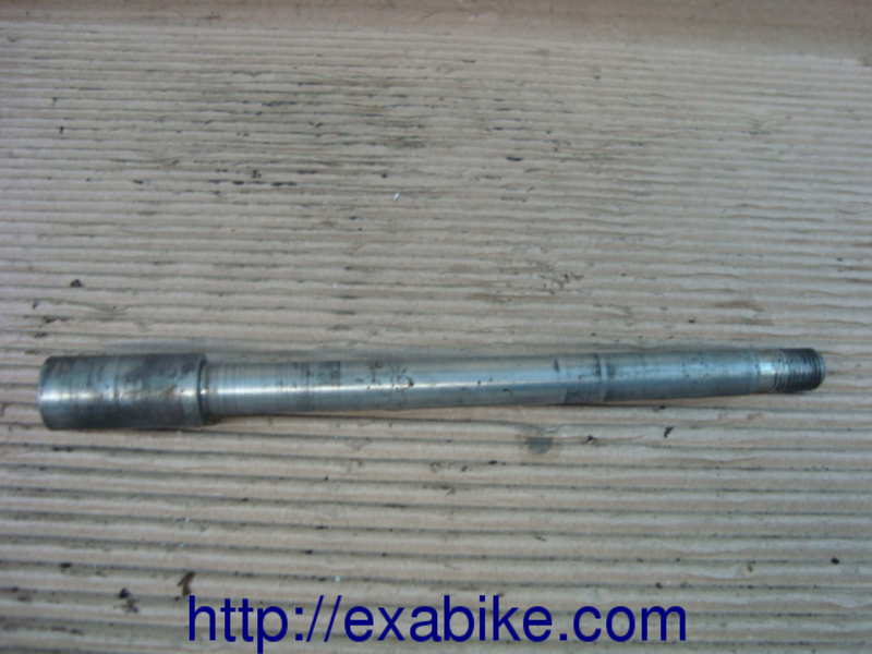 Front wheel axle Voir la photo ou référence modele a identifier - photo 1