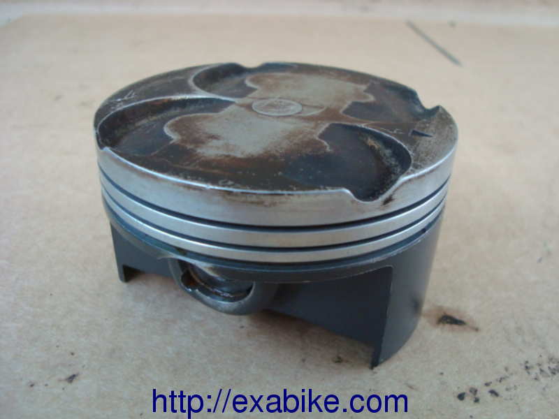 piston Suzuki GSXR 750 - photo 1