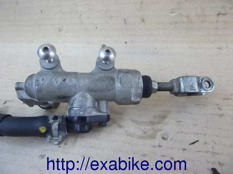 rear brake caliper Suzuki GSX 1200 X (Inazuma) - photo 2