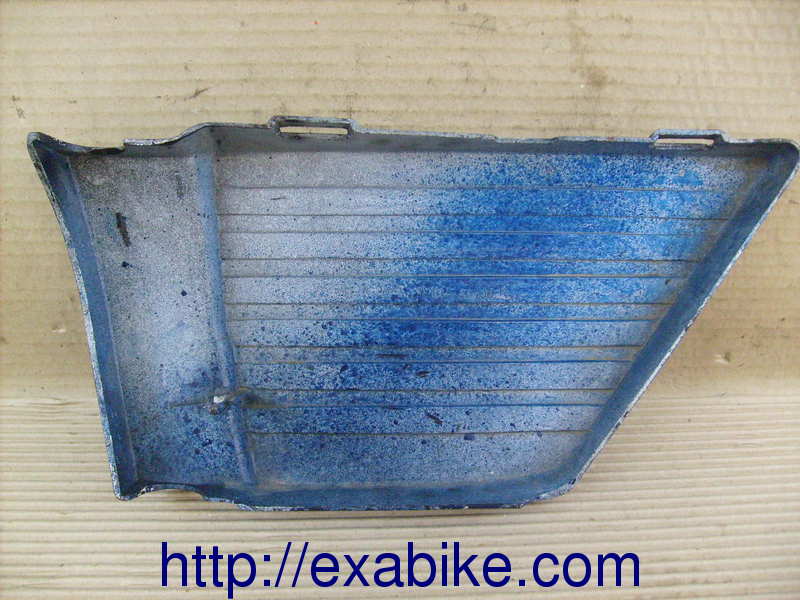 cache latéral droit Suzuki GSX 400 - photo 2
