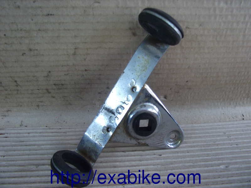 support phare Suzuki GN 250 - photo 1