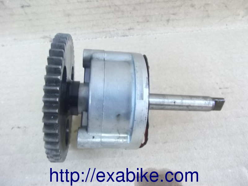 oil pump Yamaha 600 FZR - photo 1