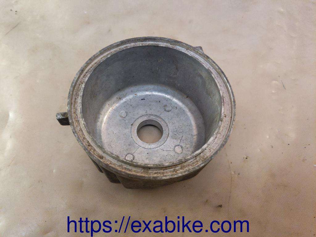 oil filter cover Yamaha 600 FZR - photo 2