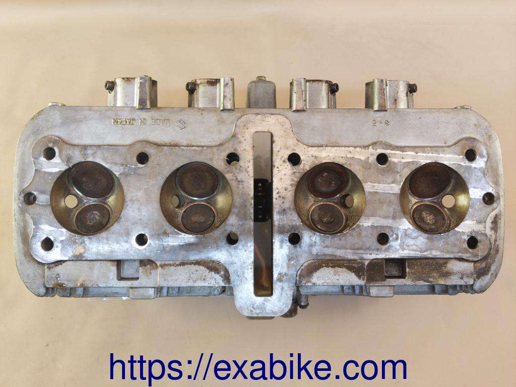 cylinder head Suzuki GSX 750 - photo 5