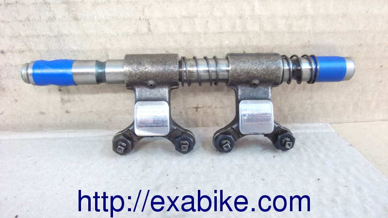 valve rockers Suzuki GSX 750 EF - photo 1