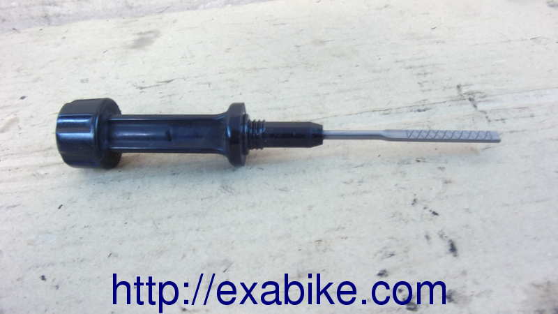 oil level Yamaha R6 - photo 1