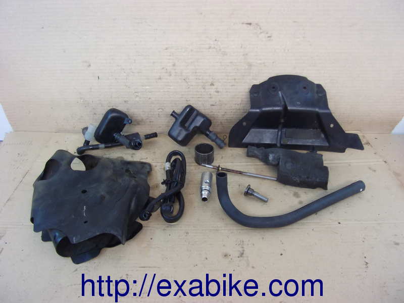lot petites pieces diverses Yamaha R6 - photo 1