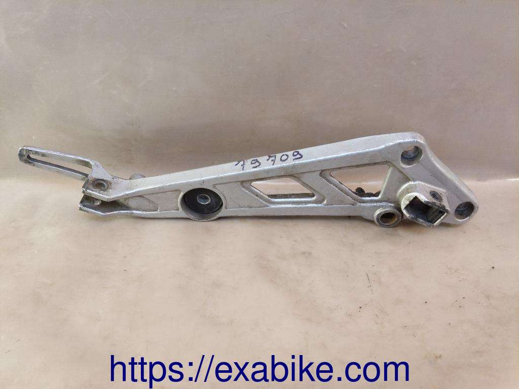 footrest bracket, right Hyosung GF 125 - photo 1