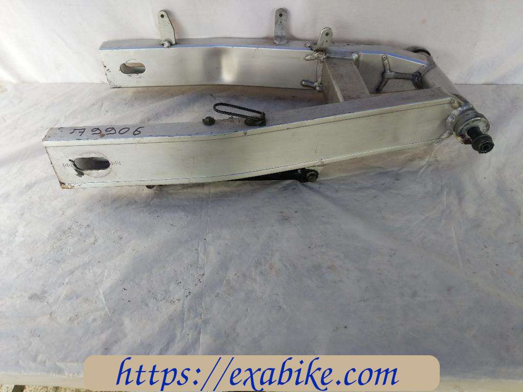 swingarm Yamaha FZS 600 Fazer - photo 2