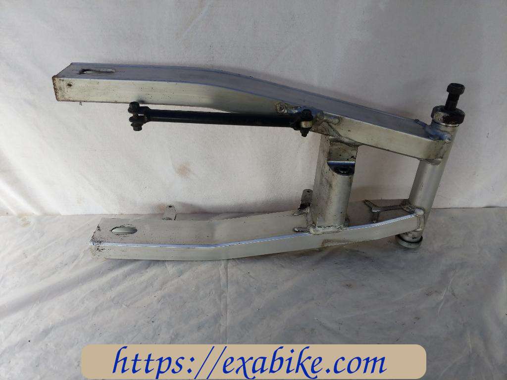 swingarm Yamaha FZS 600 Fazer - photo 3
