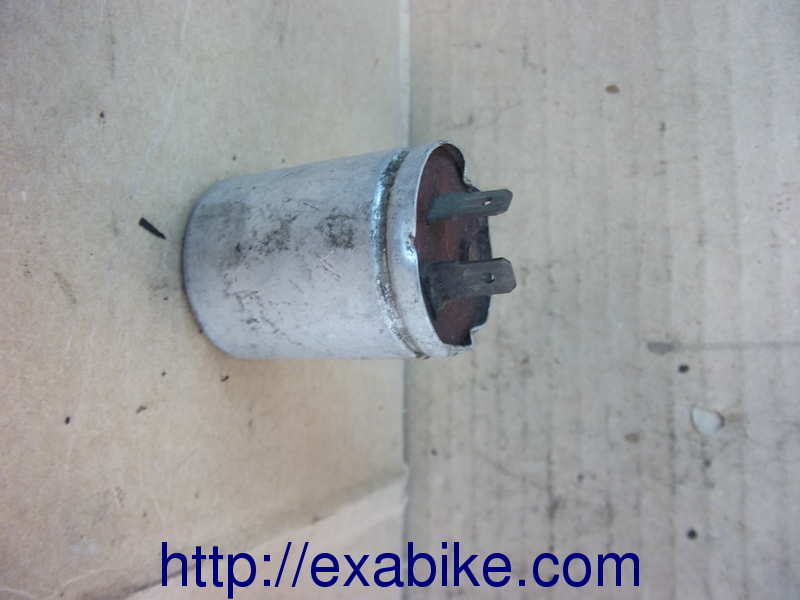 turn signal relay Honda CB750F - photo 1