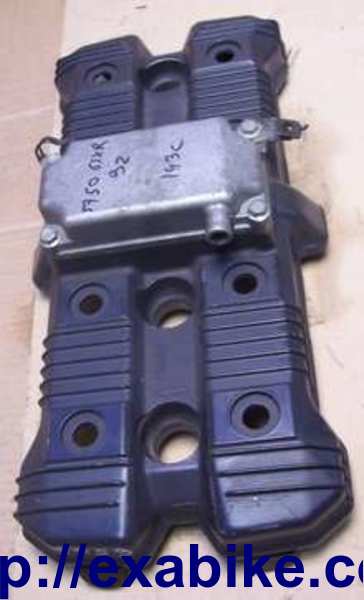 cylinder head cover Suzuki GSXR 750 - photo 1