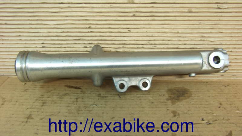 case, right Yamaha XJ 550 - photo 1