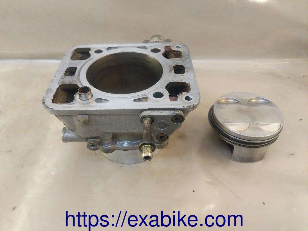 cylindre horizontal Ducati 748 - photo 1