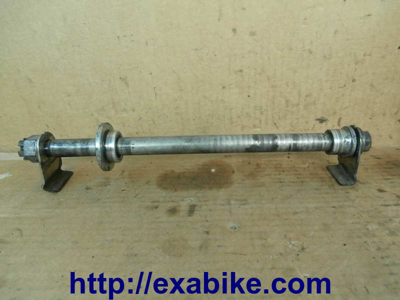 rear wheel axle Kawasaki ZZR 600 - photo 1