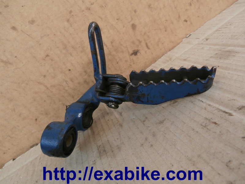 footrest, front right Suzuki DR 750 - photo 1