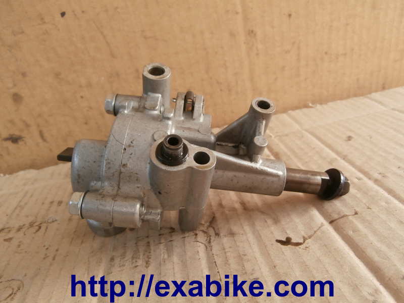 oil pump Honda VFC 750 - photo 1