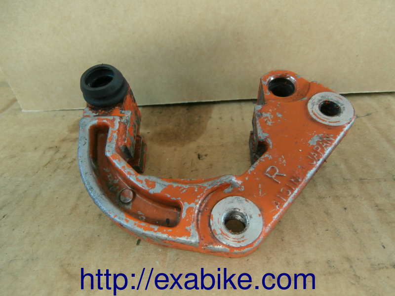 caliper bracket, front right Suzuki GS 1000 E/S - photo 1