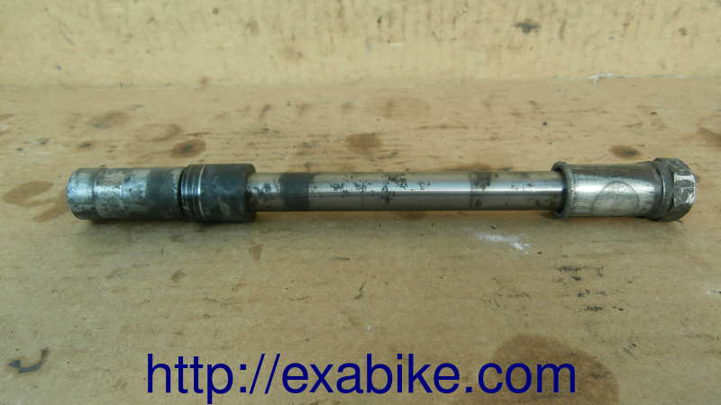 front wheel axle Kawasaki modele a identifier - photo 1
