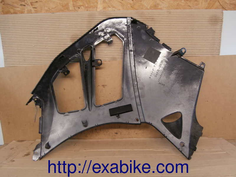 under cowling, right Suzuki RF 900 - photo 2