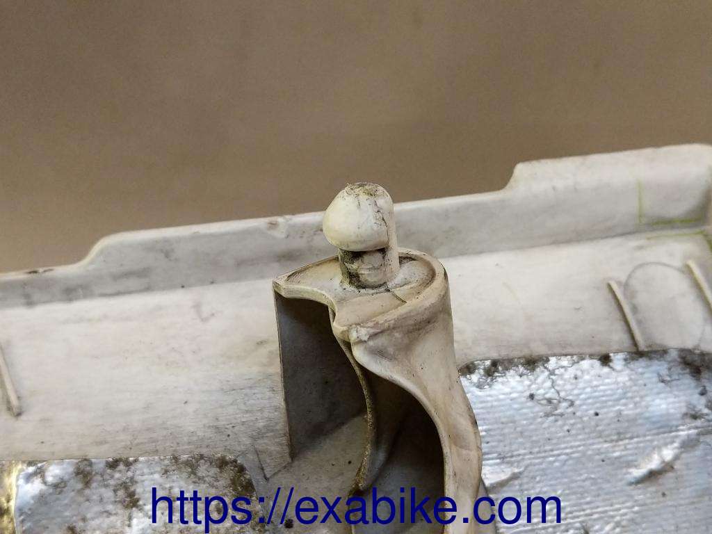 frame cover, right Suzuki DR 125 - photo 4