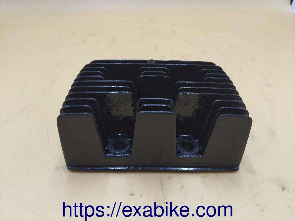 cylinder head Yamaha RD 250 - photo 2