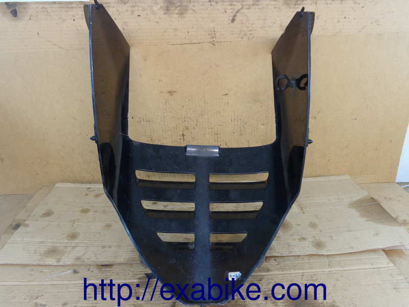 lower cowl Yamaha 600 FZR - photo 1