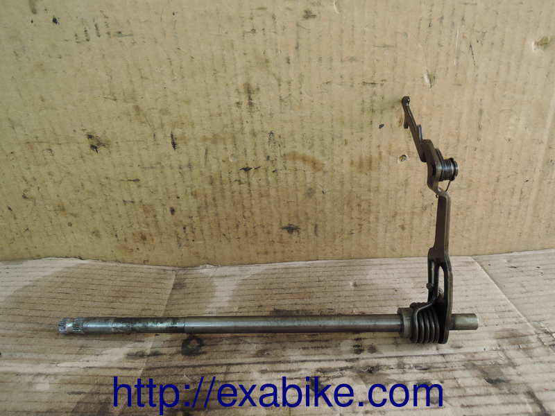 axe de sélecteur Suzuki GSX 400 - photo 1