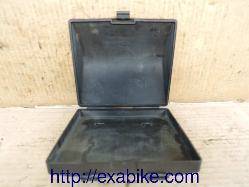 tools box Yamaha SR 250 SE - photo 3