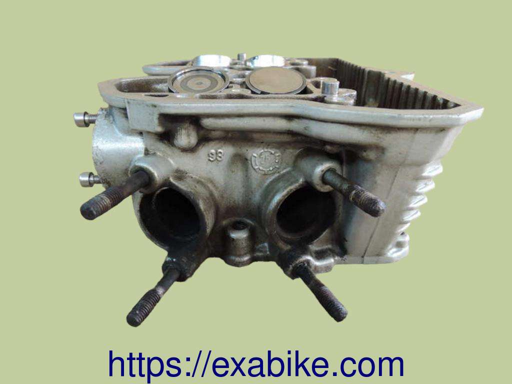 cylinder head BMW F650ST - photo 2