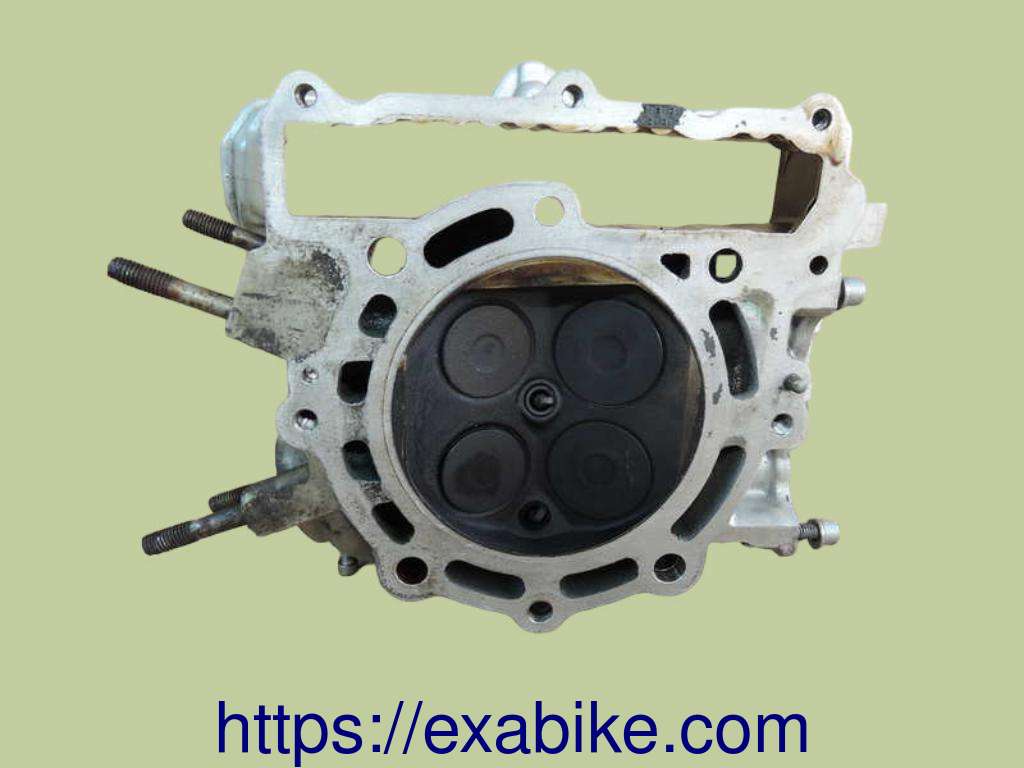cylinder head BMW F650ST - photo 3