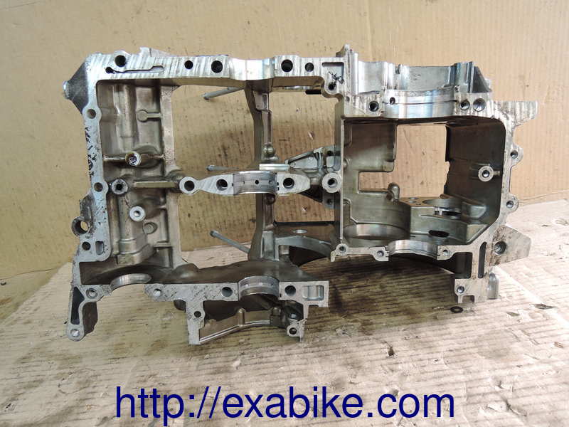 engine middle cover Yamaha XTZ 750 - photo 2
