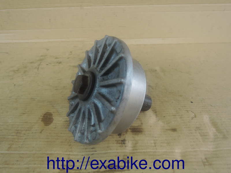 oil filter cover Kawasaki GPX 750 - photo 1