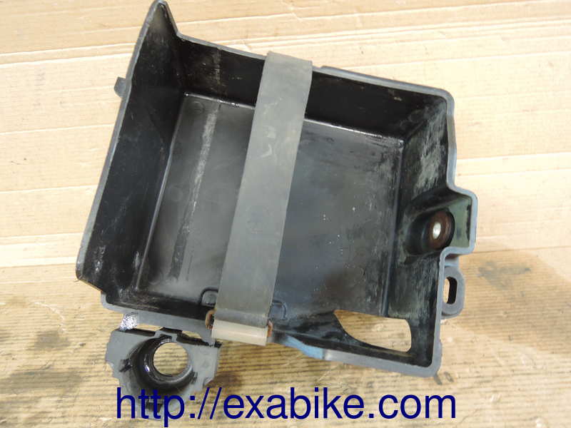 battery box Yamaha XJ 750 Seca - photo 1