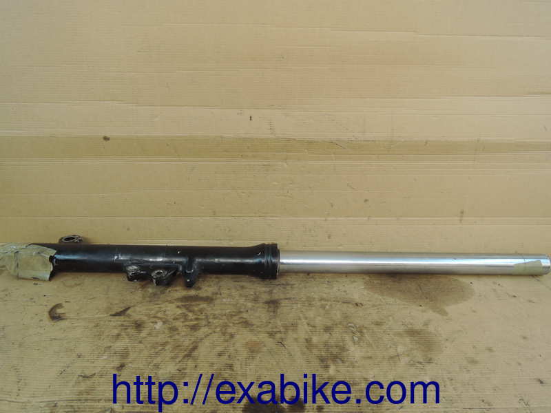 left fork Yamaha XJ 750 Seca - photo 1