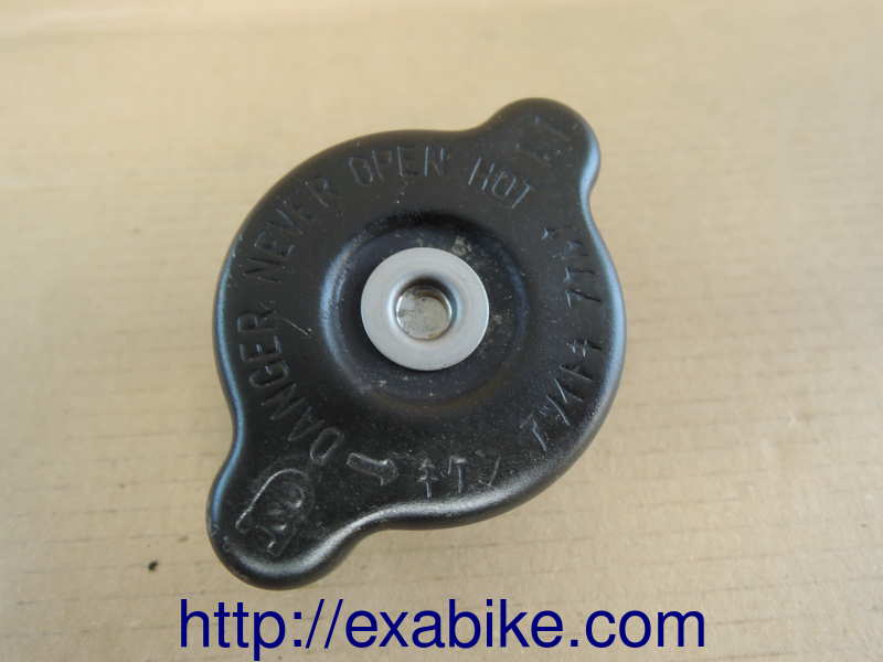 radiator cap Yamaha FZR 400 - photo 1