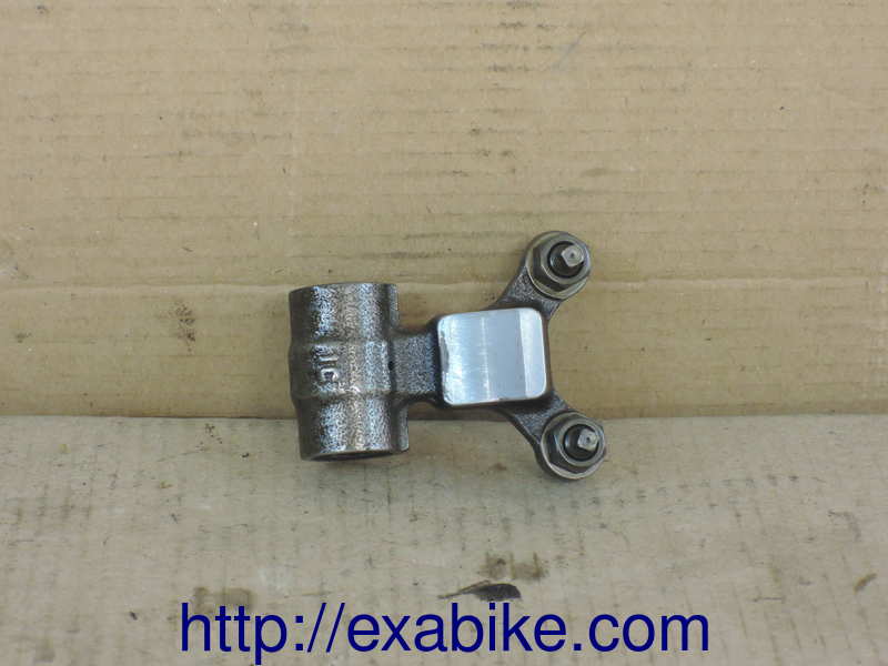 valve rocker Suzuki GSXF 600 - photo 1