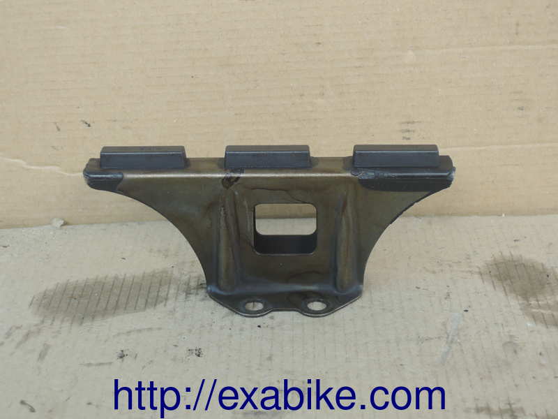 guide chaine supérieur Suzuki 600 Bandit - photo 1